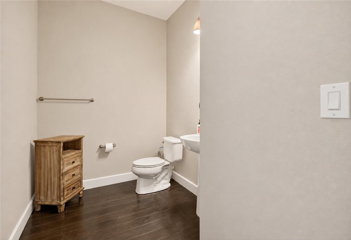 6934 VINTAGE LANE — photo 9 of 77