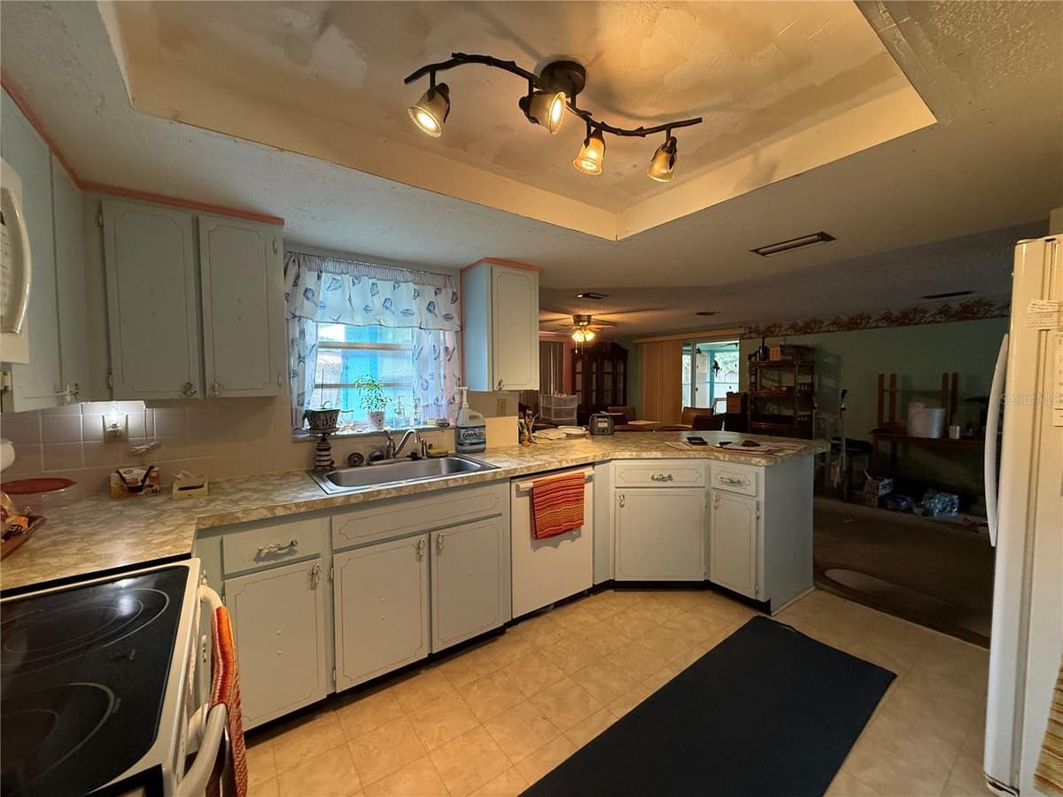 7301 SAN CARLOS DRIVE — photo 18 of 36