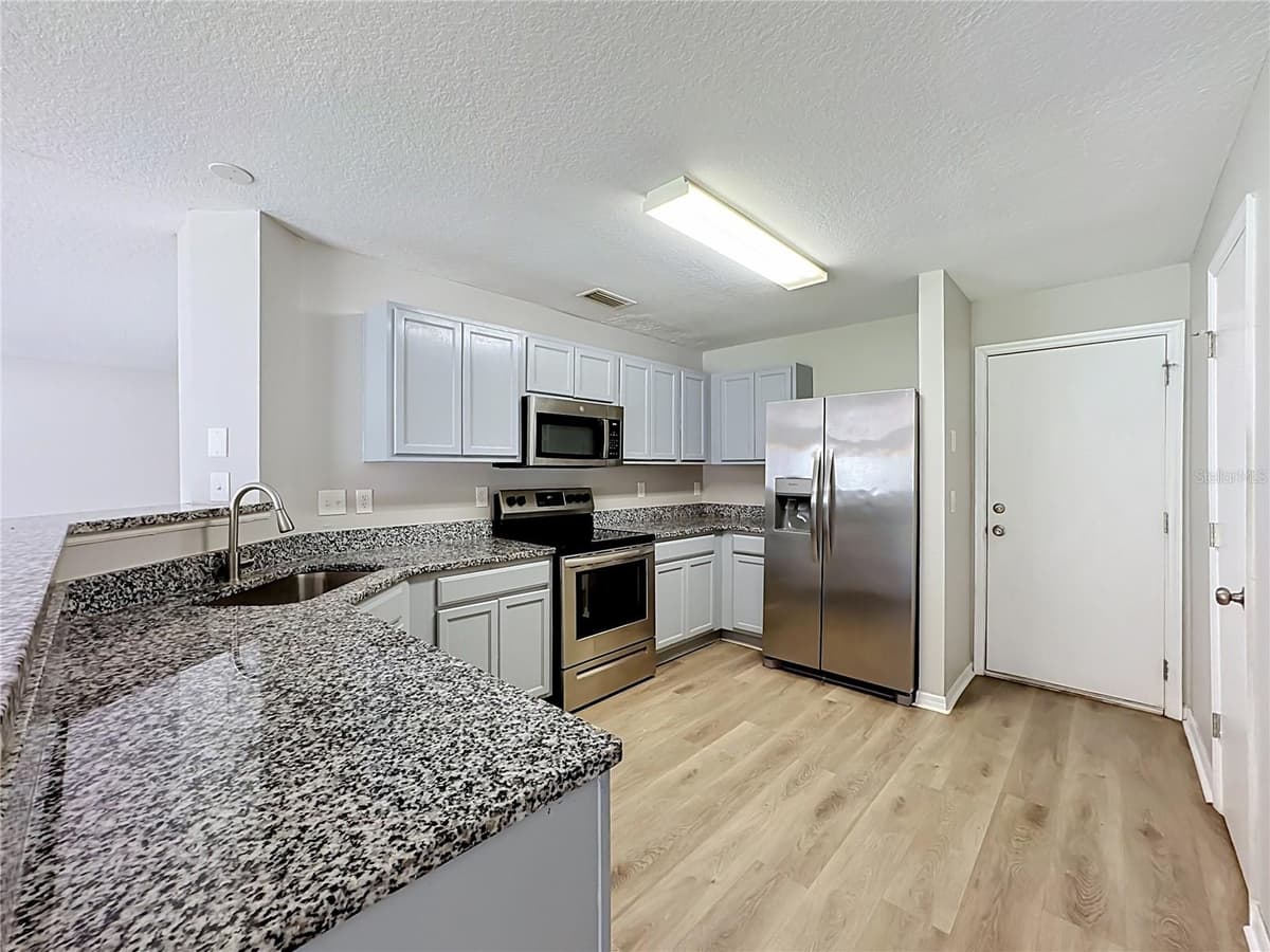 6320 MAGNOLIA TRAILS LANE — photo 7 of 26