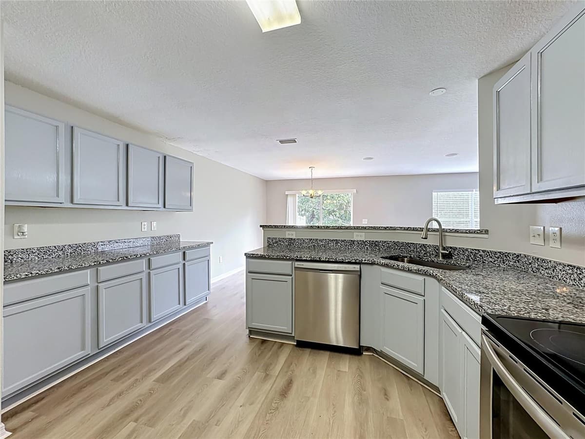 6320 MAGNOLIA TRAILS LANE — photo 9 of 26