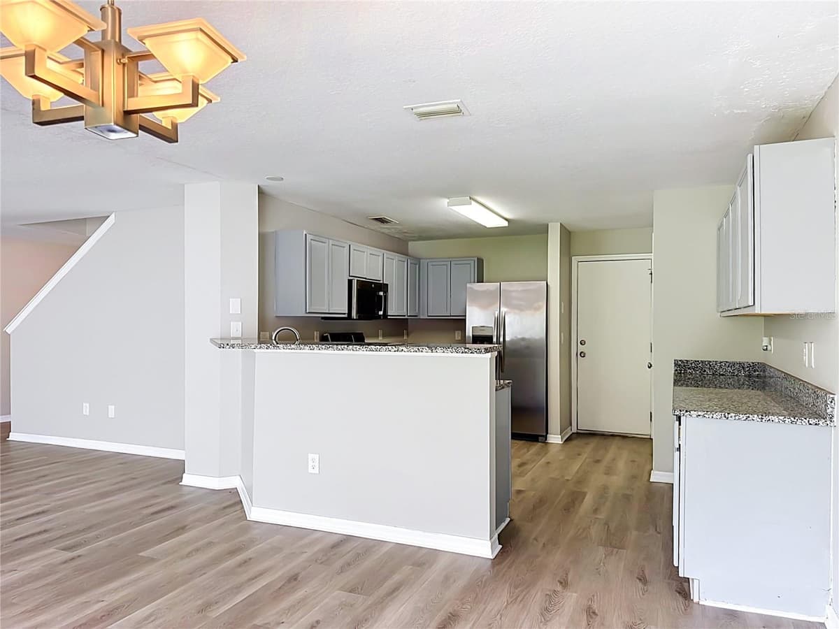 6320 MAGNOLIA TRAILS LANE — photo 5 of 26