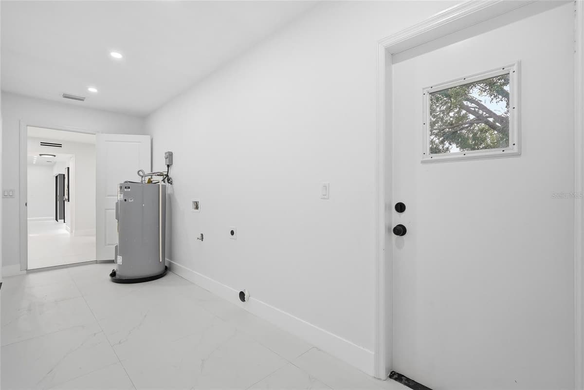 4505 WHITWORTH LANE — photo 37 of 46