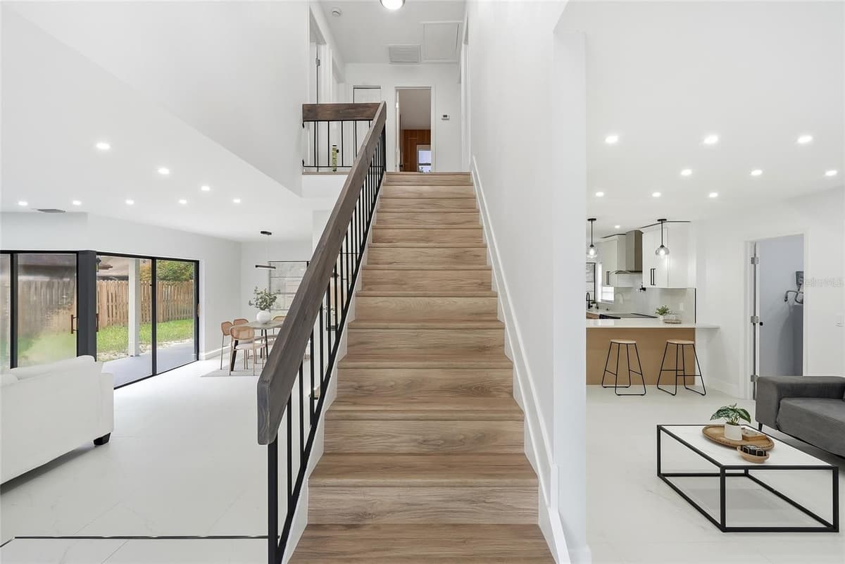 4505 WHITWORTH LANE — photo 4 of 46