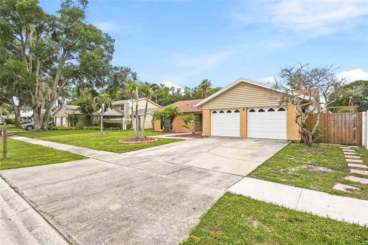 16403 BONNEVILLE DRIVE — photo 4 of 59