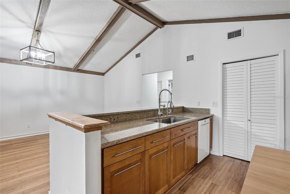 16403 BONNEVILLE DRIVE — photo 15 of 59