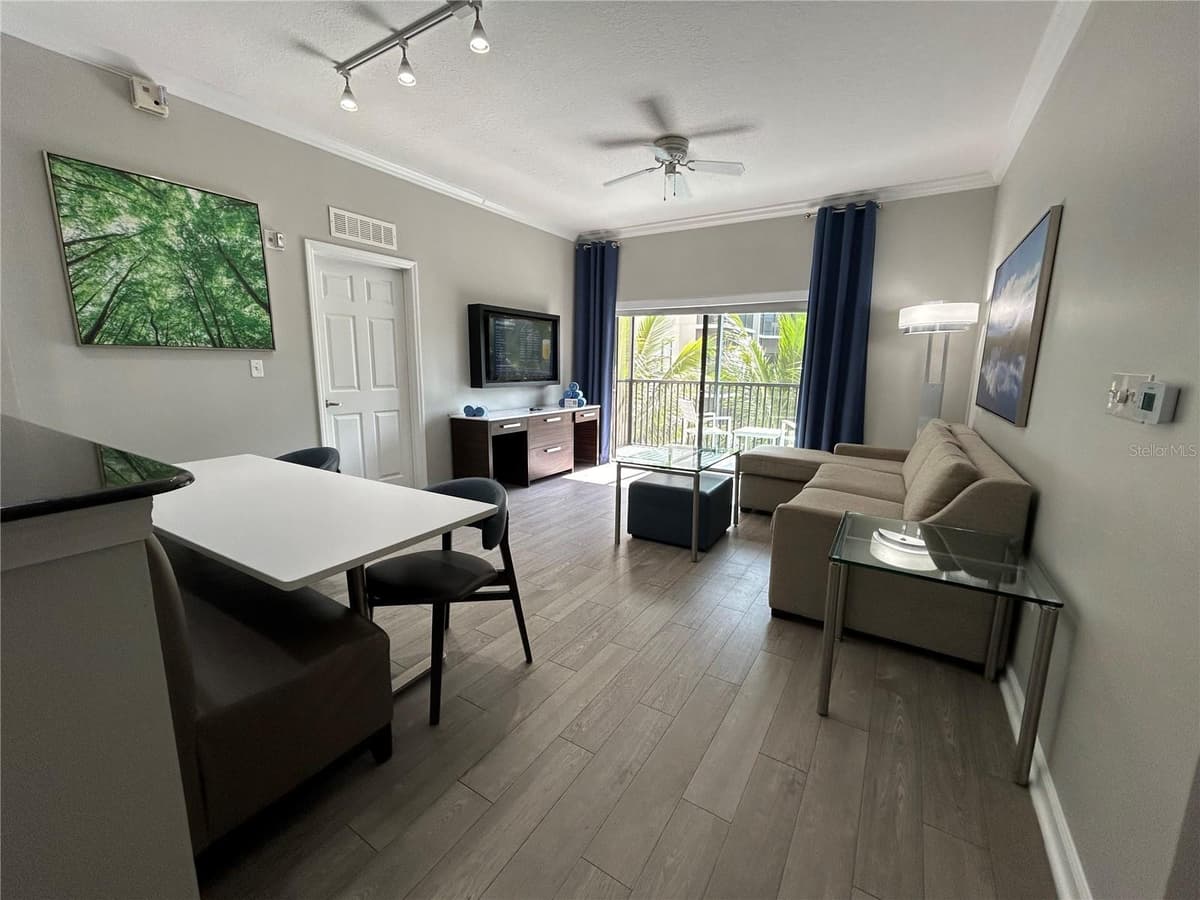 14501 GROVE RESORT AVENUE — photo 53 of 59
