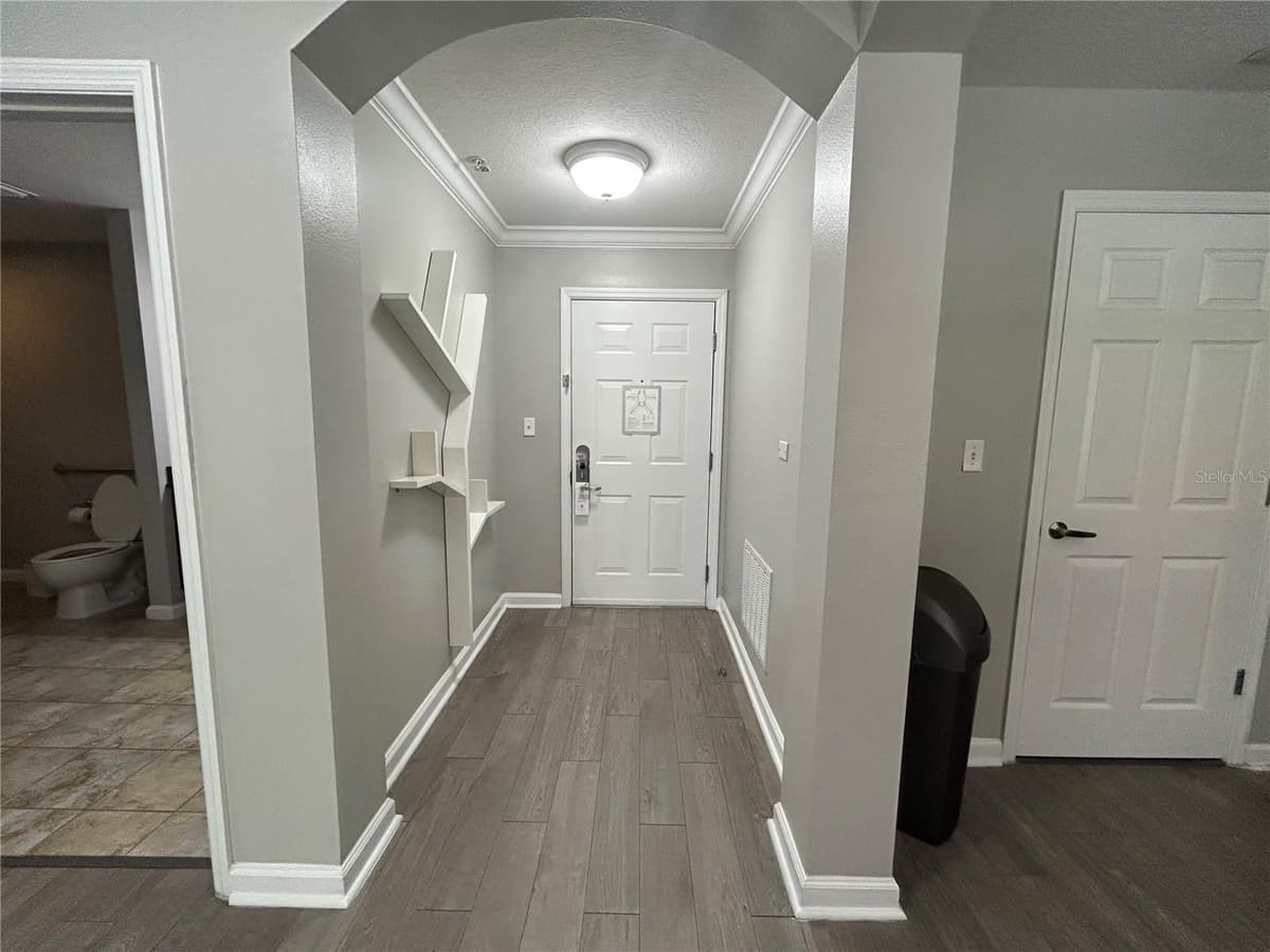 14501 GROVE RESORT AVENUE — photo 48 of 59