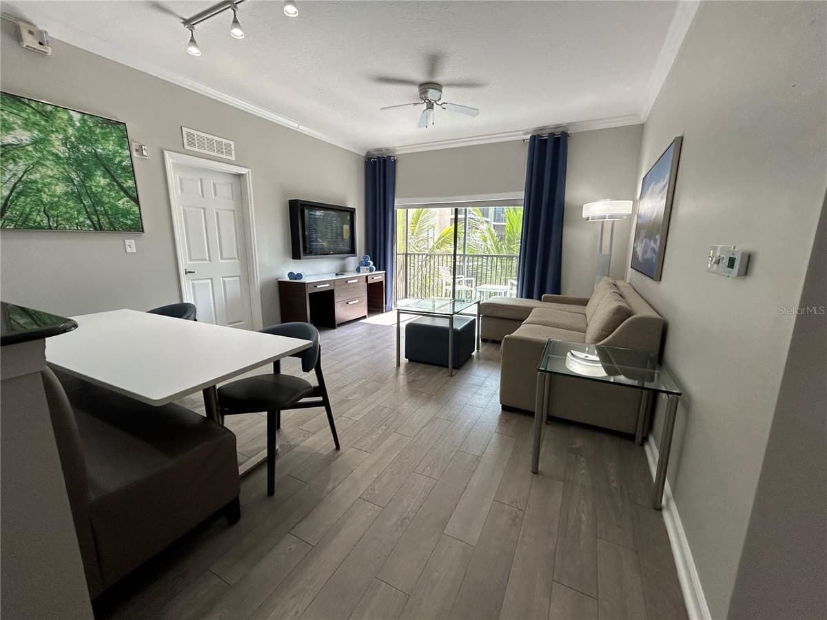 14501 GROVE RESORT AVENUE — photo 52 of 59