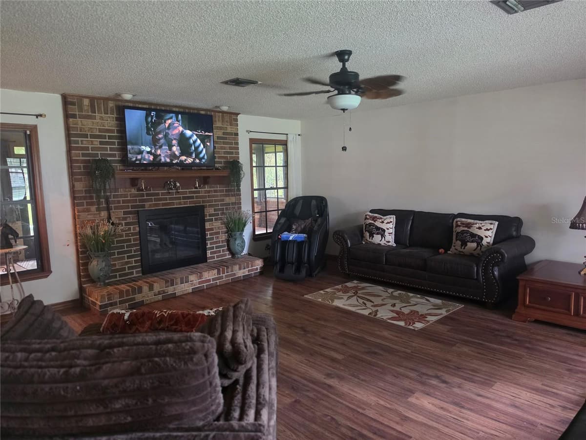 2417 OAK PARK DRIVE — photo 21 of 39