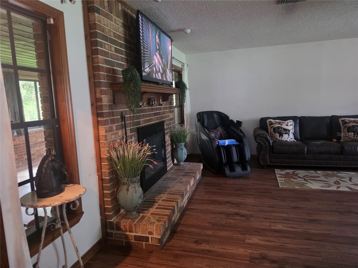2417 OAK PARK DRIVE — photo 20 of 39