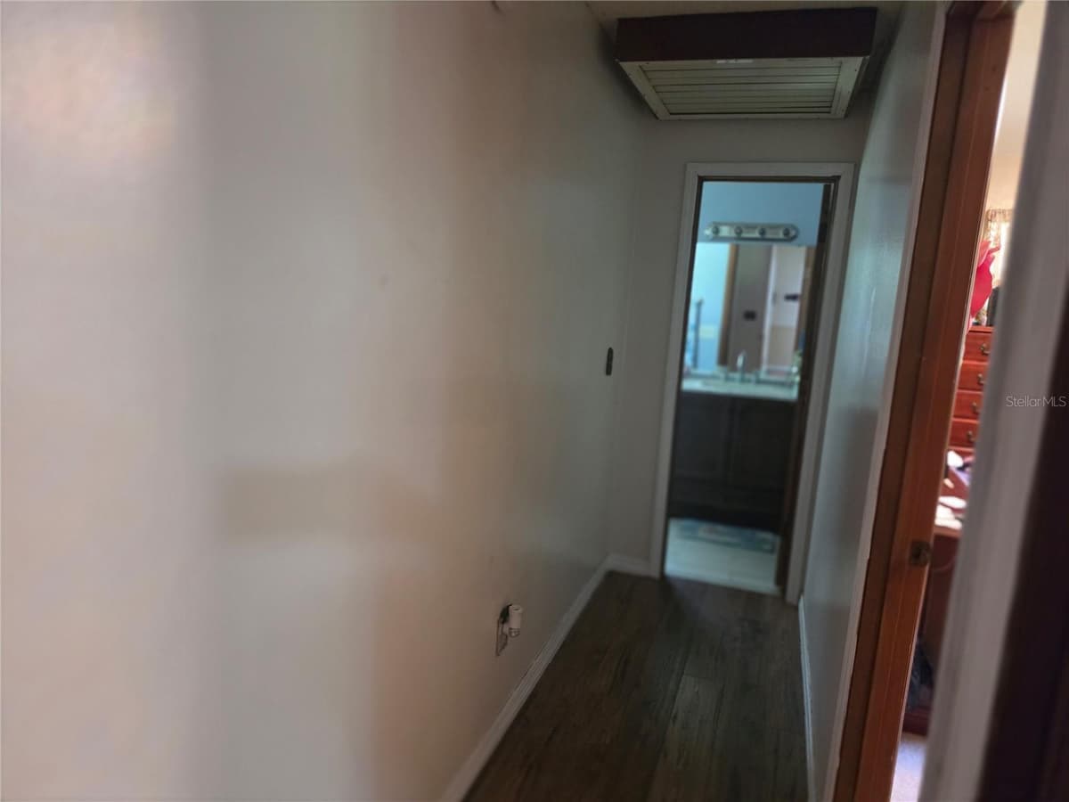 2417 OAK PARK DRIVE — photo 16 of 39