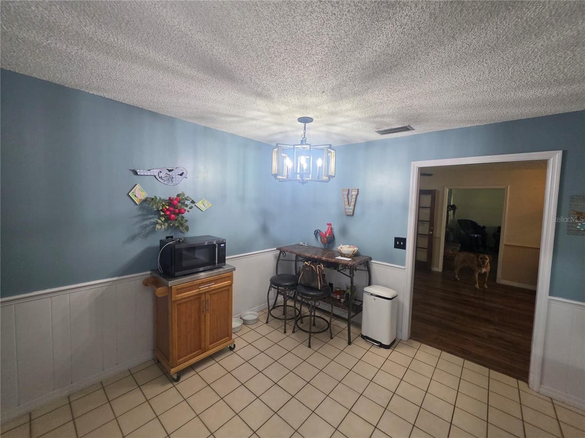 2417 OAK PARK DRIVE — photo 18 of 39