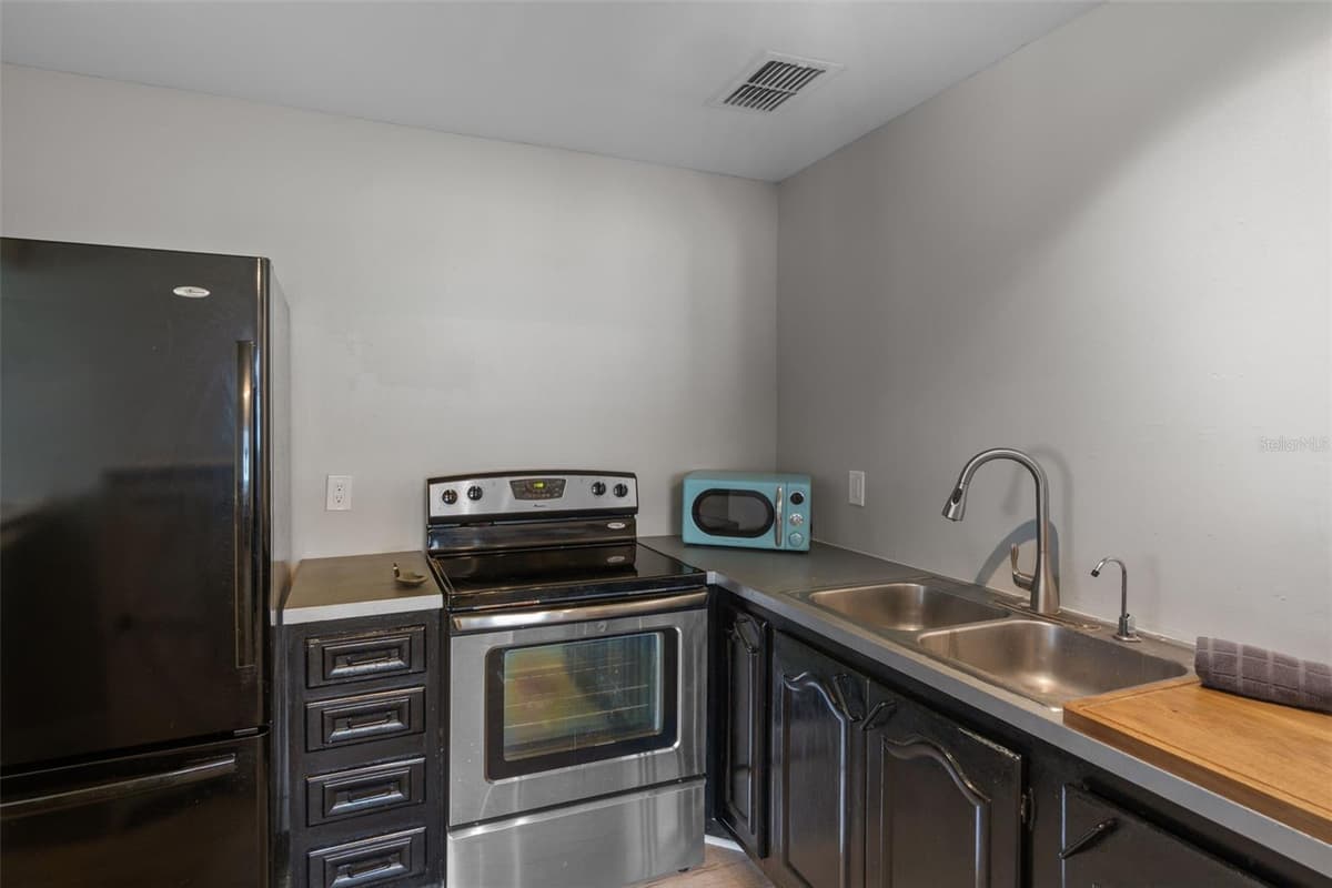 11904 BAYONET LANE — photo 14 of 33