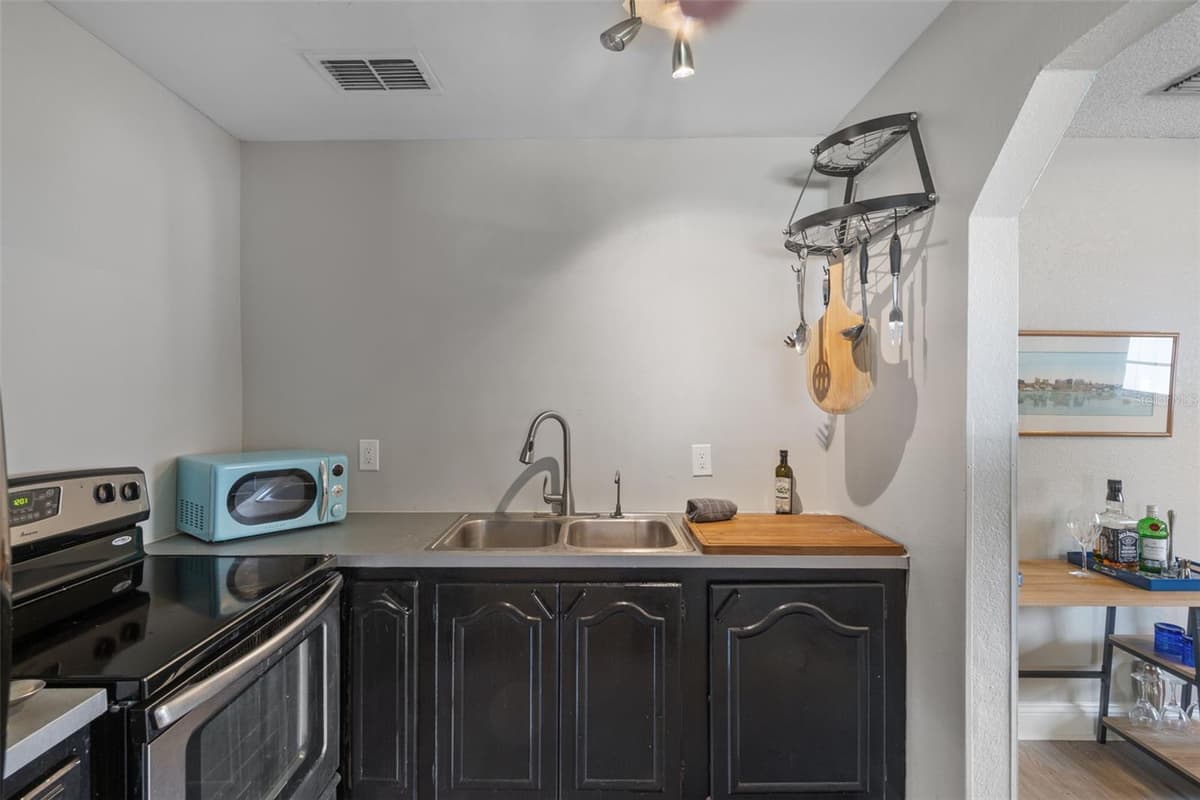 11904 BAYONET LANE — photo 15 of 33