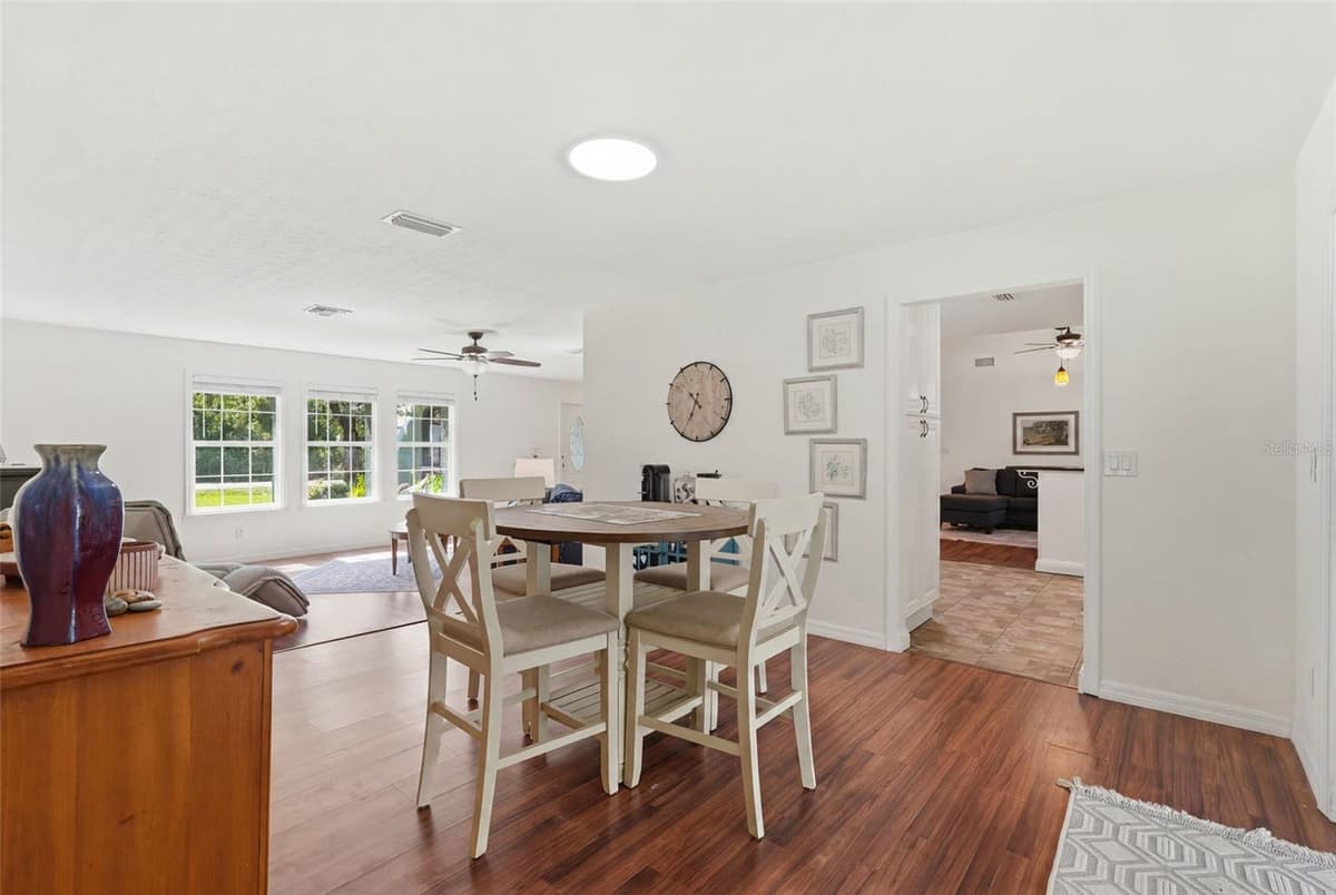 505 THOMPSON AVENUE — photo 14 of 40
