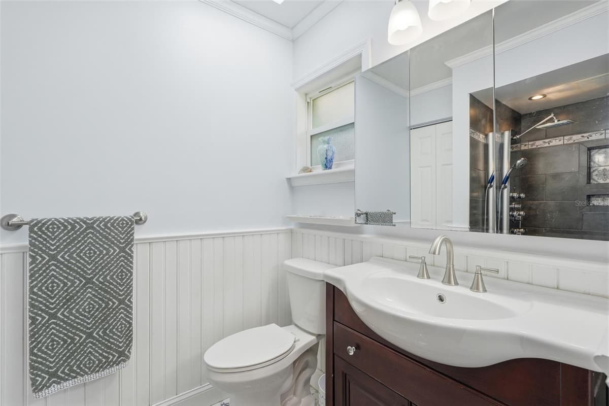 505 THOMPSON AVENUE — photo 28 of 40