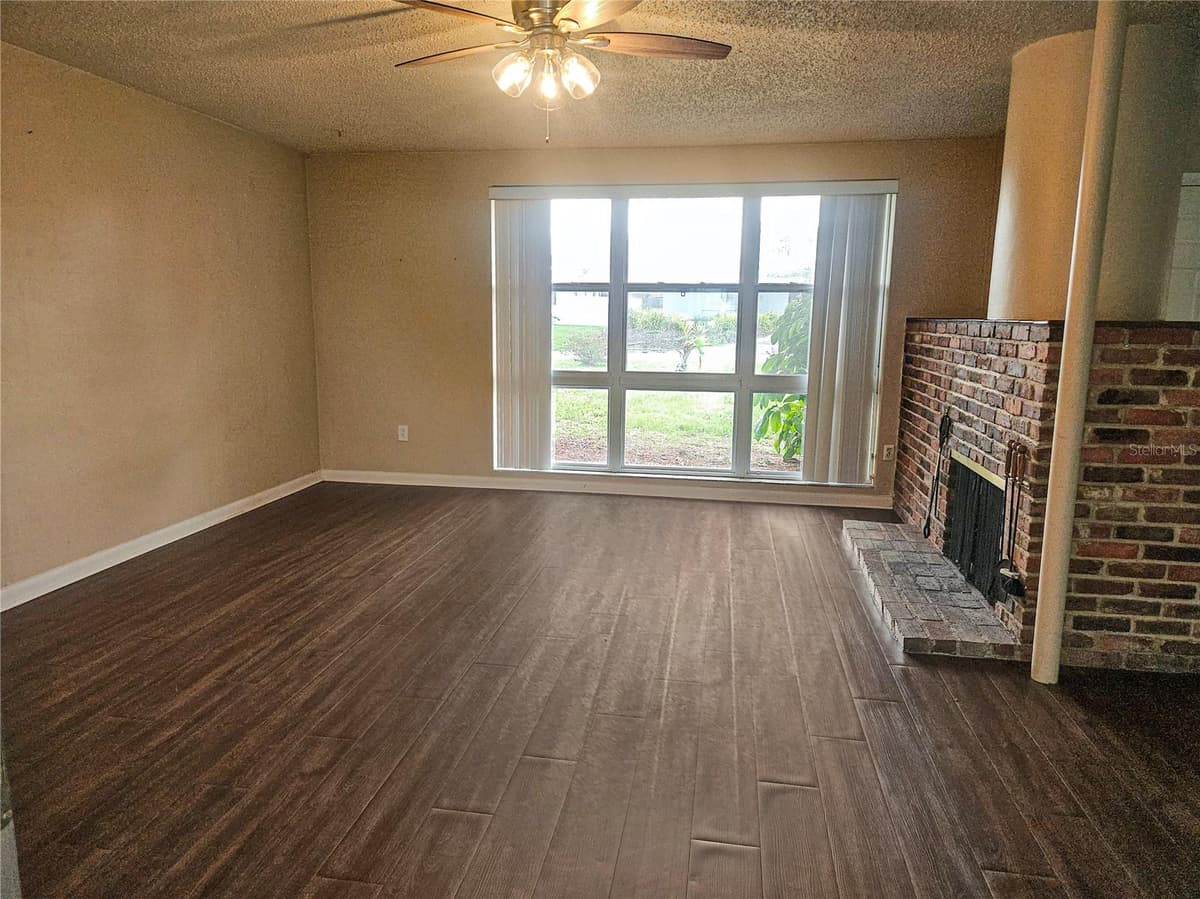 1820 LOMBARDY DRIVE — photo 4 of 20