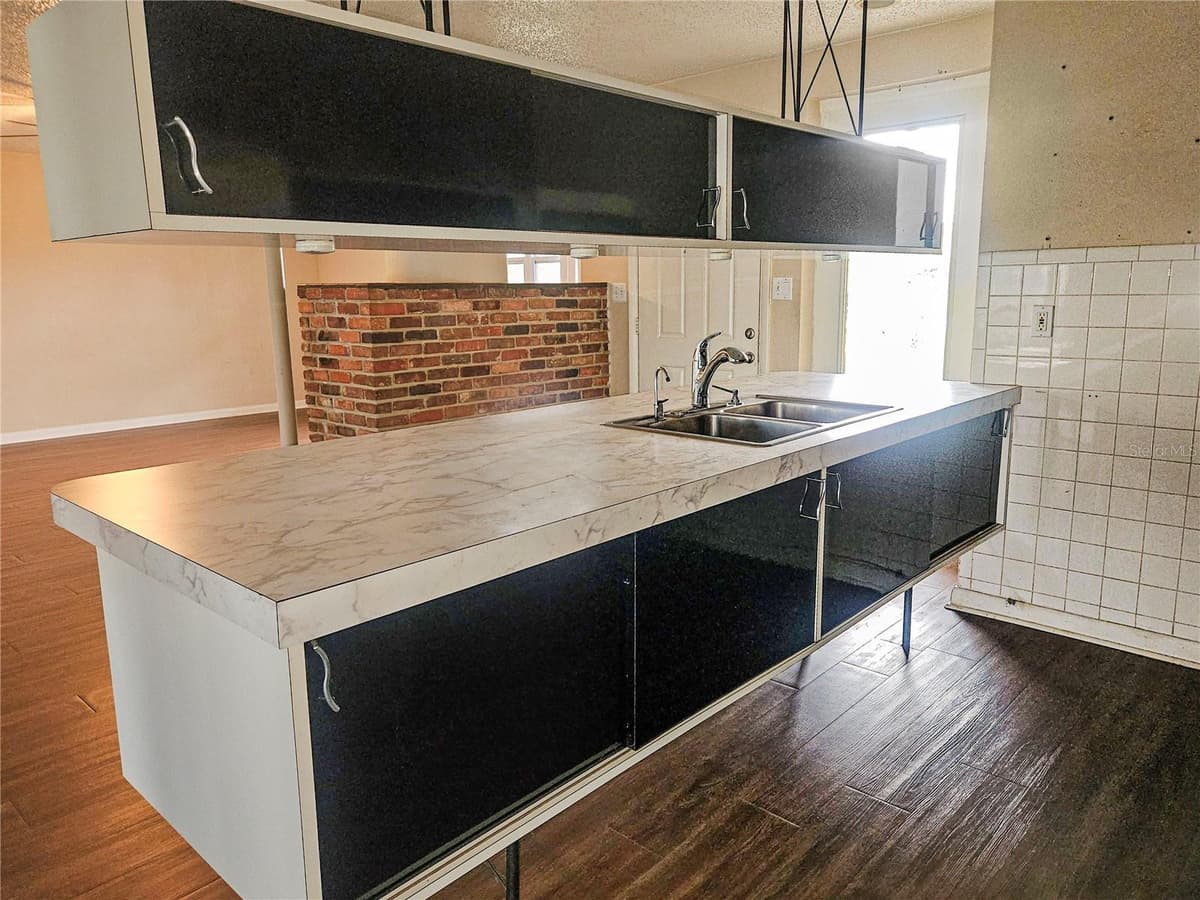 1820 LOMBARDY DRIVE — photo 7 of 20