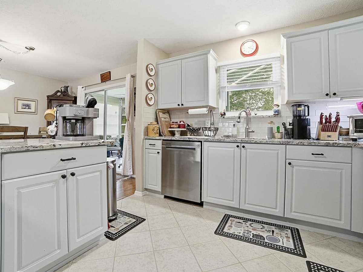 1507 GARDENA COURT — photo 11 of 42
