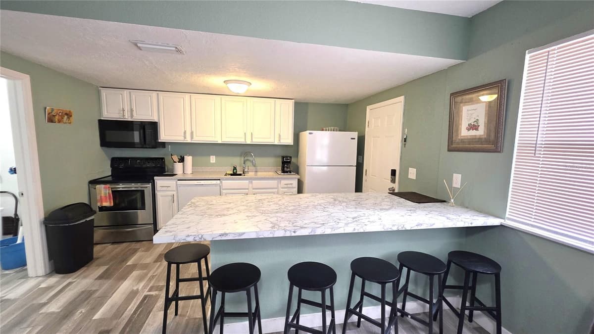 2031 4TH STREET — photo 3 of 23