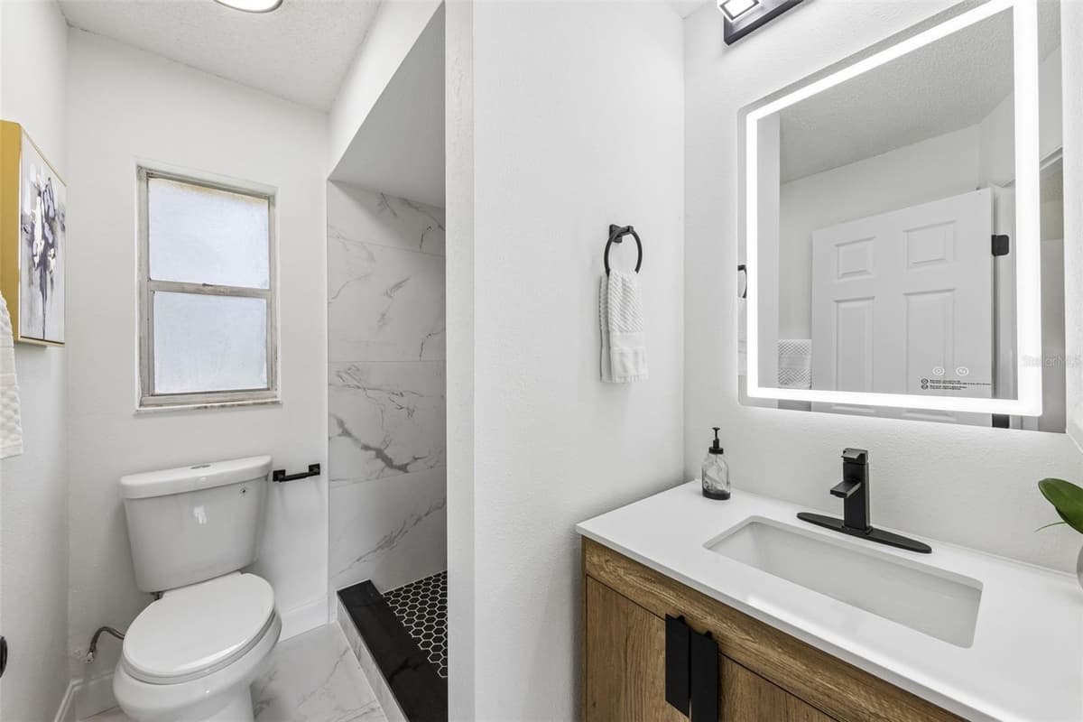 211 MELISSA COURT — photo 10 of 23