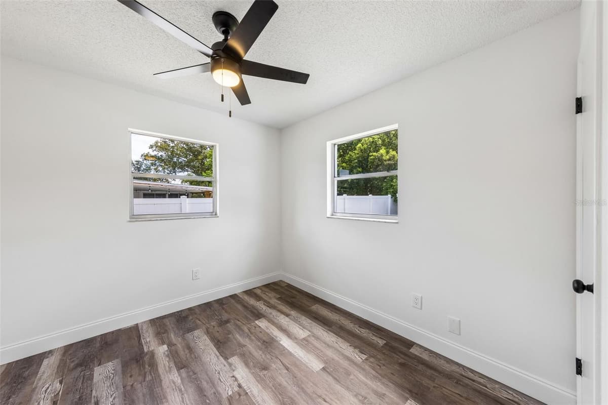 211 MELISSA COURT — photo 14 of 23