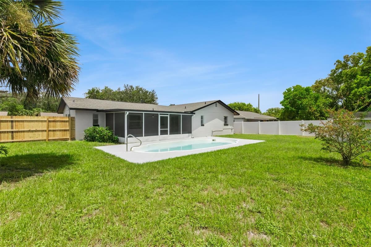 211 MELISSA COURT — photo 19 of 23