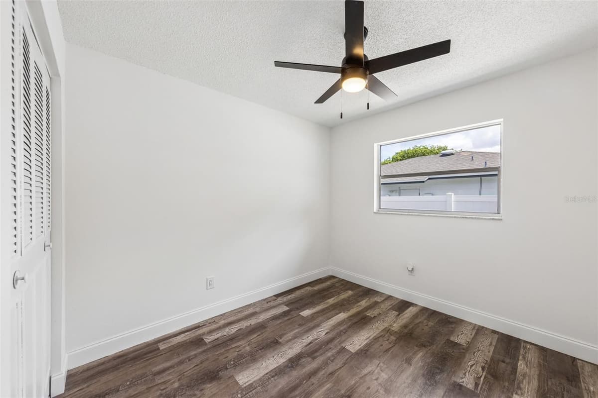 211 MELISSA COURT — photo 13 of 23