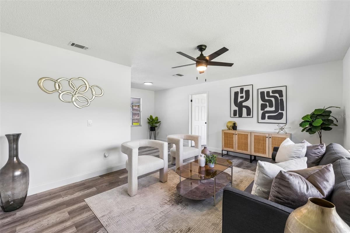 211 MELISSA COURT — photo 4 of 23