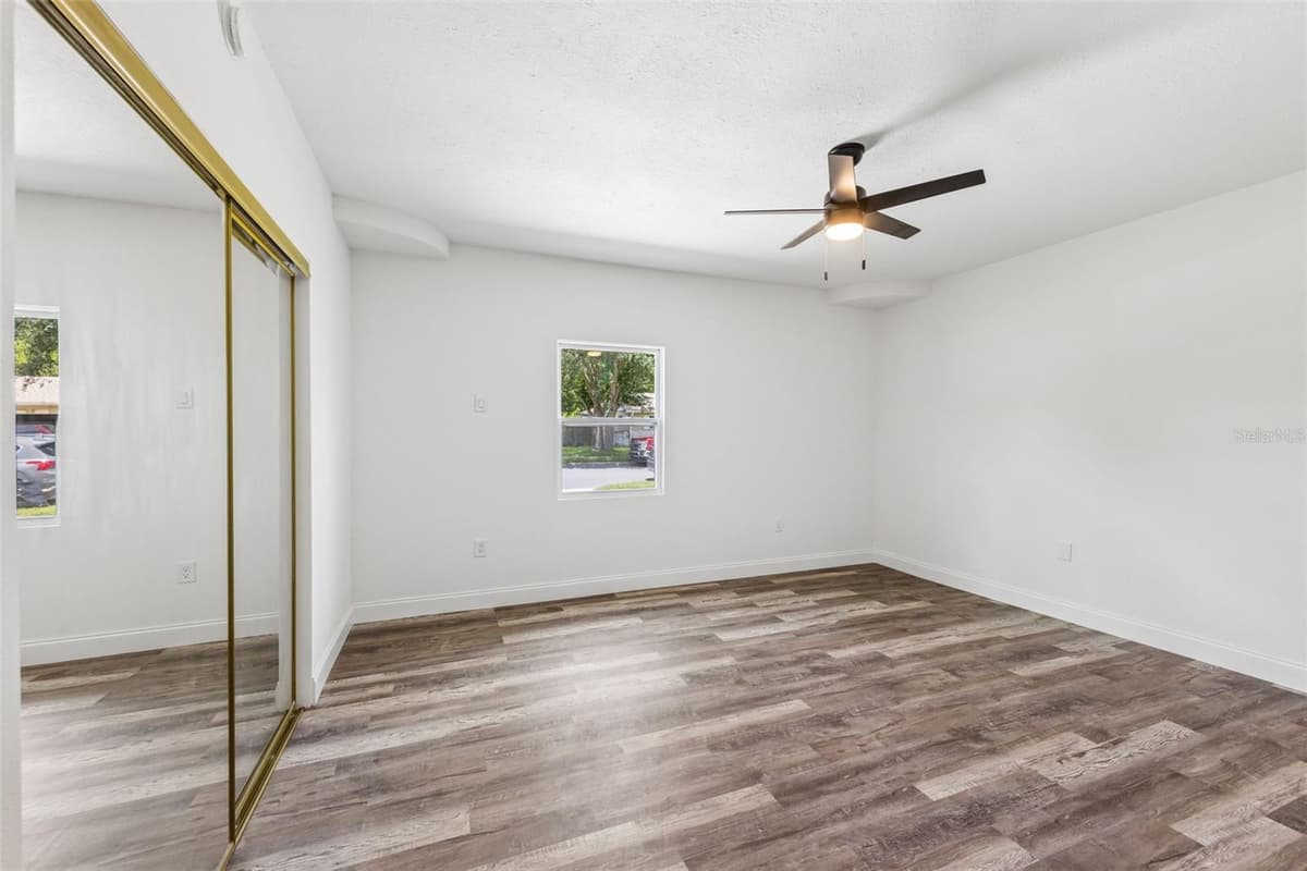 211 MELISSA COURT — photo 12 of 23