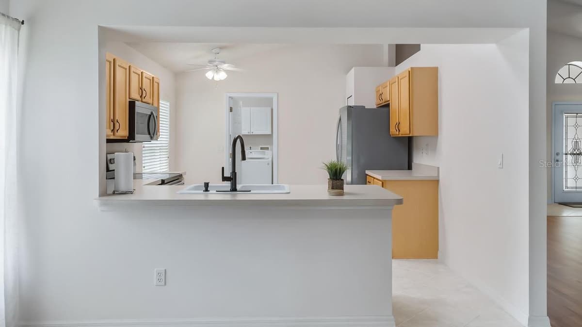 4127 CAPLAND AVENUE — photo 14 of 39