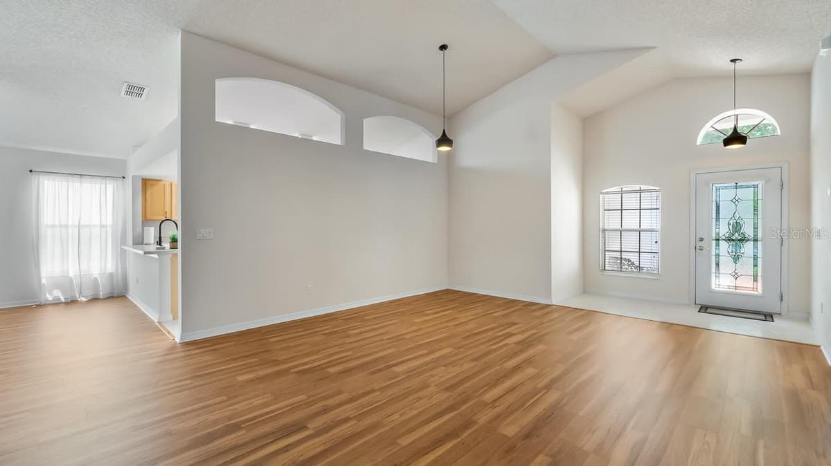 4127 CAPLAND AVENUE — photo 13 of 39