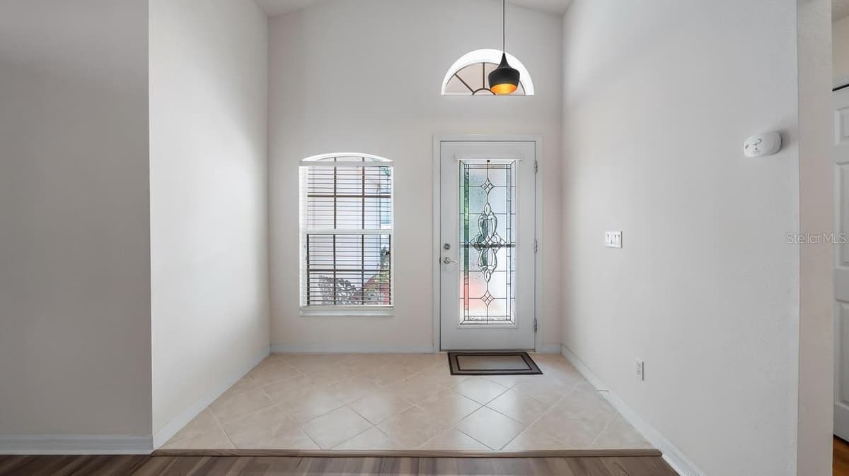 4127 CAPLAND AVENUE — photo 4 of 39