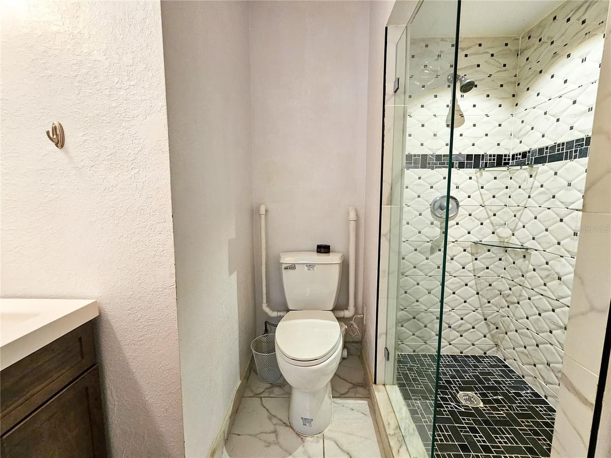 212 CORTEZ AVENUE — photo 26 of 41