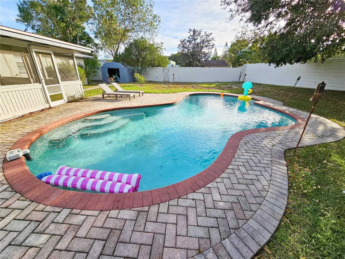 212 CORTEZ AVENUE — photo 4 of 41