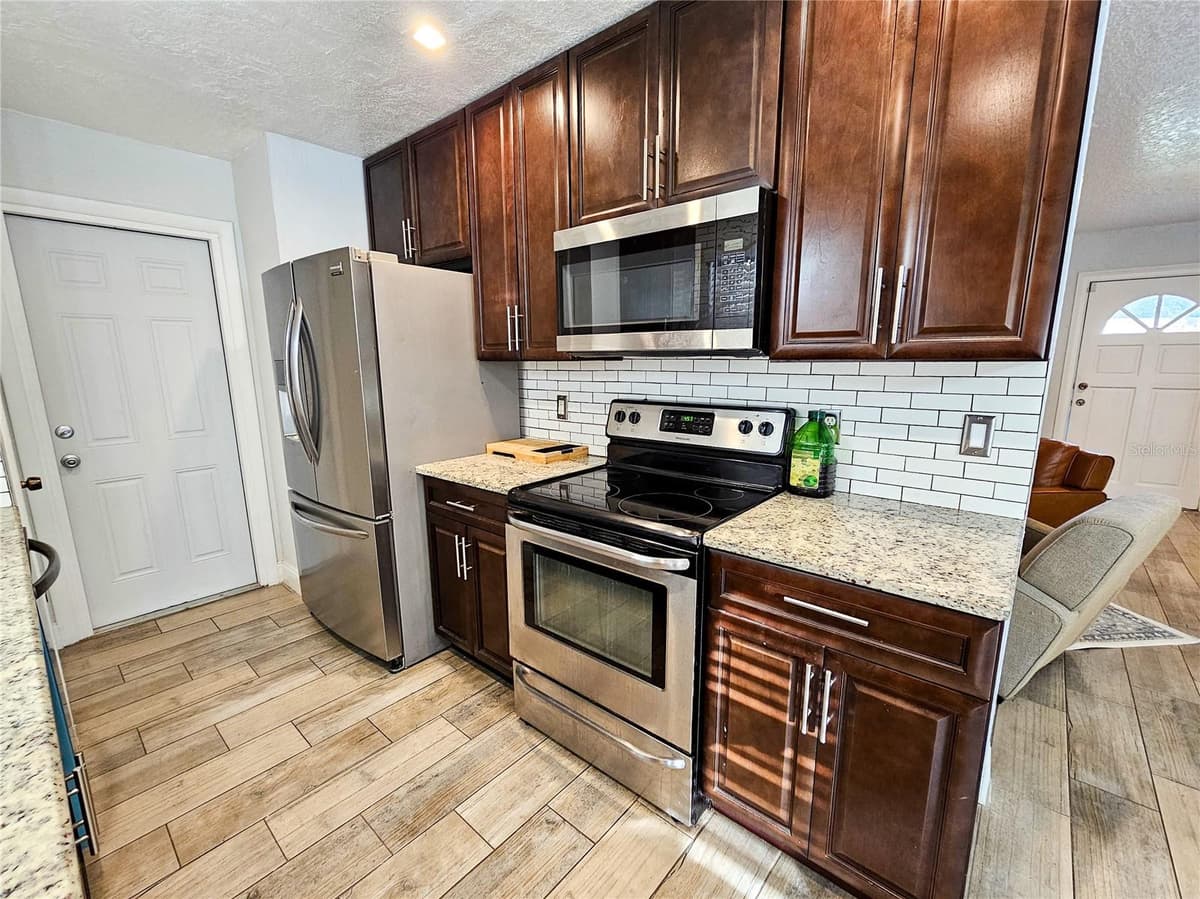 212 CORTEZ AVENUE — photo 12 of 41