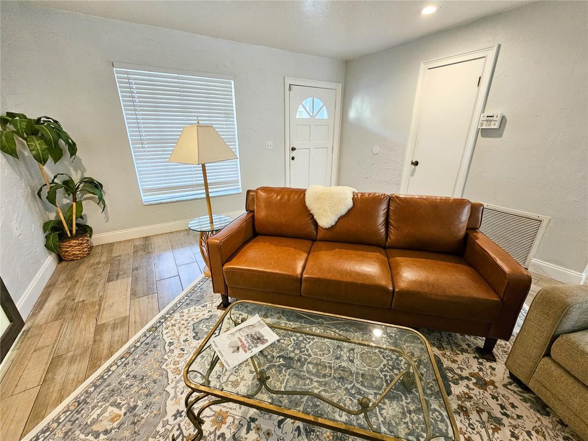 212 CORTEZ AVENUE — photo 8 of 41