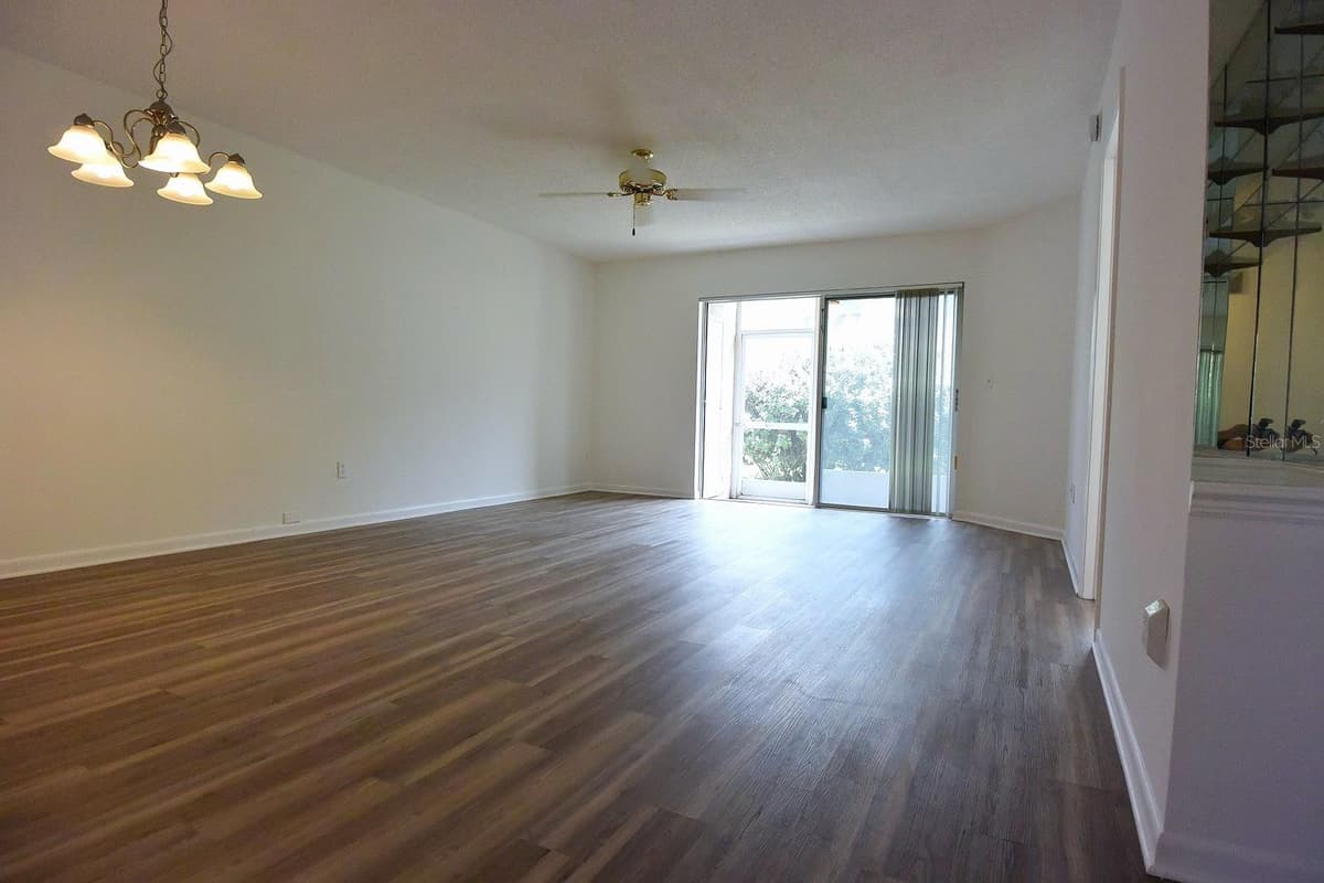4908 MYRTLE OAK DRIVE — photo 14 of 29
