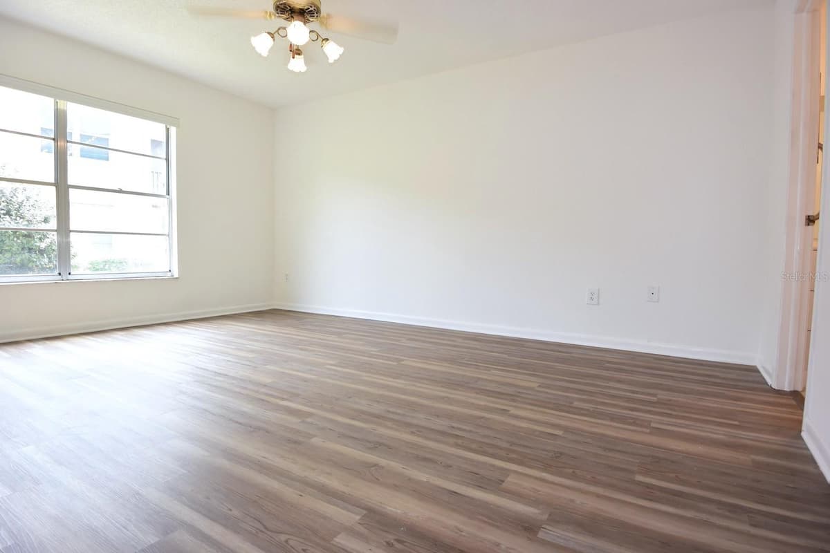 4908 MYRTLE OAK DRIVE — photo 19 of 29