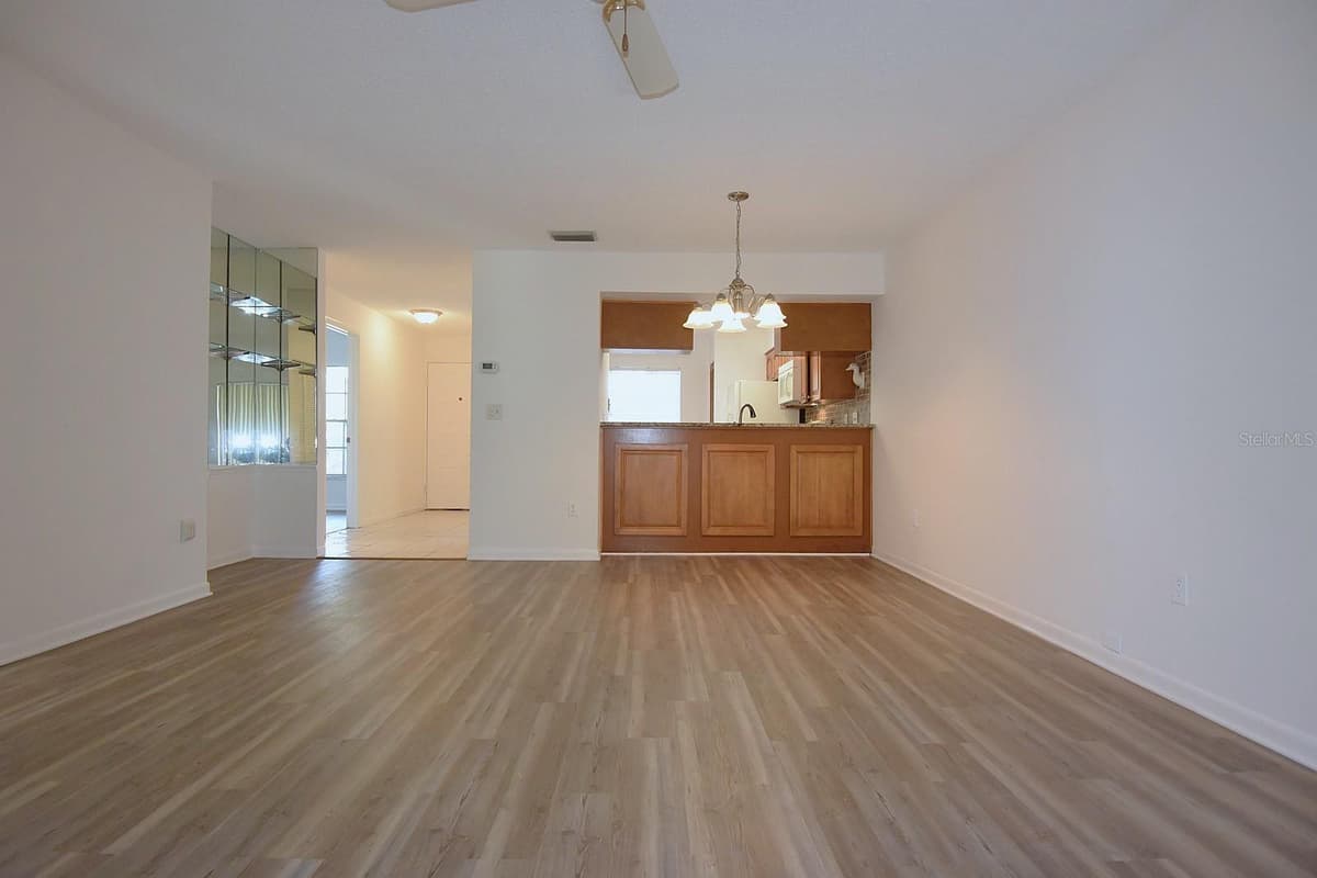 4908 MYRTLE OAK DRIVE — photo 11 of 29