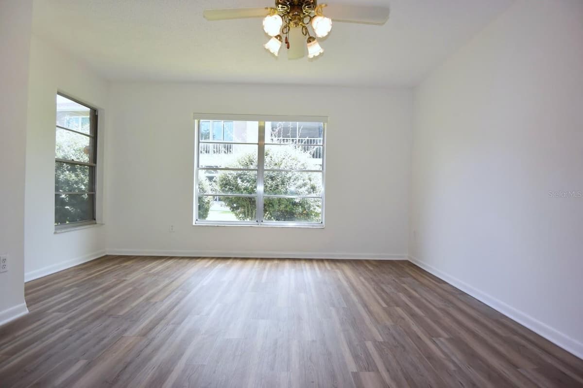 4908 MYRTLE OAK DRIVE — photo 18 of 29