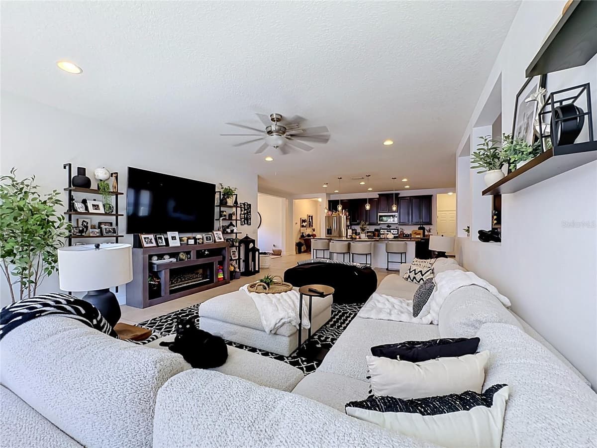 10457 WATERSTONE DRIVE — photo 37 of 76