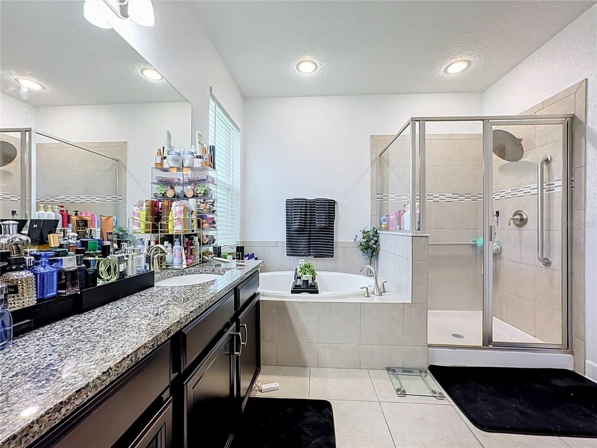 10457 WATERSTONE DRIVE — photo 13 of 76