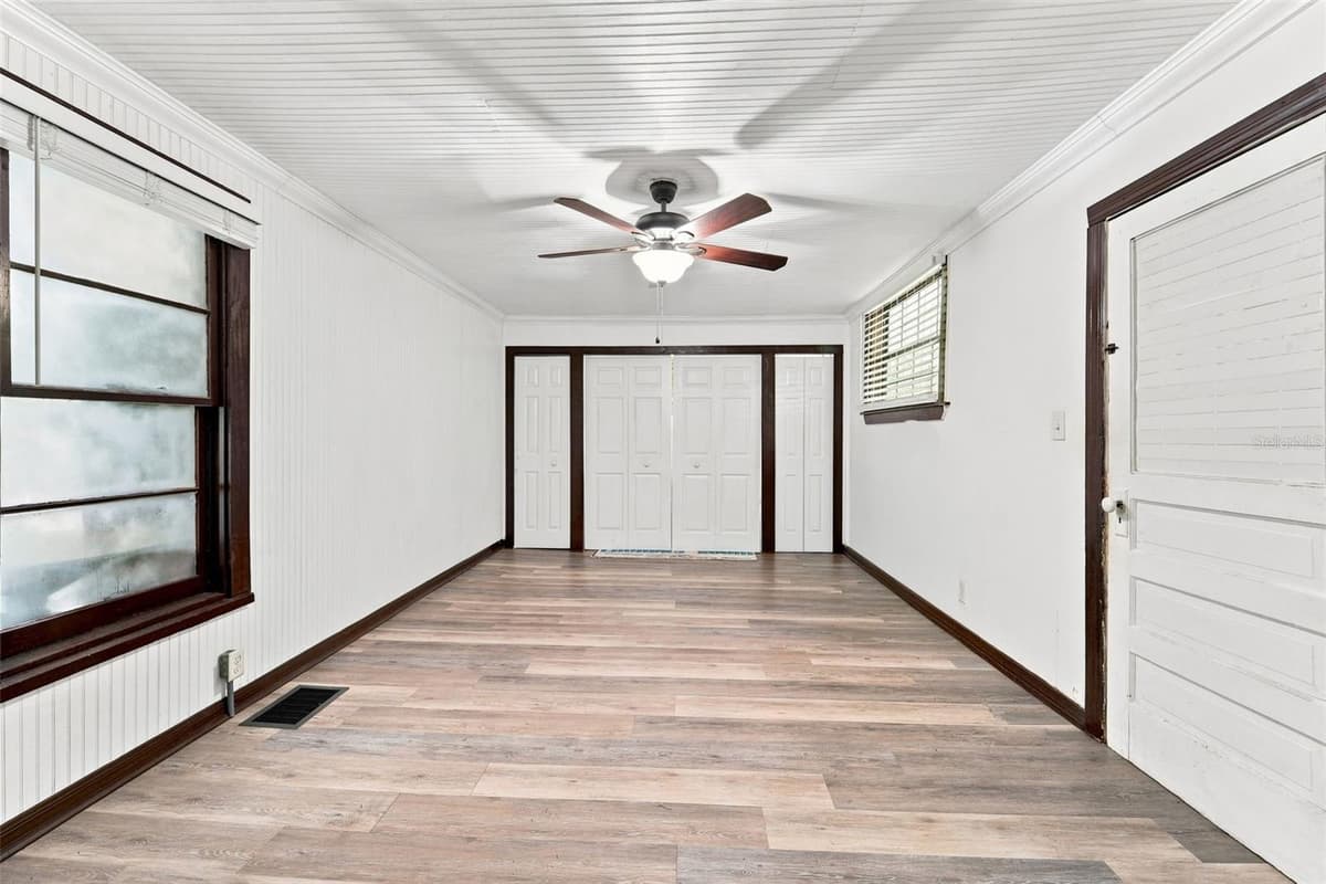 316 AMELIA AVENUE — photo 11 of 38