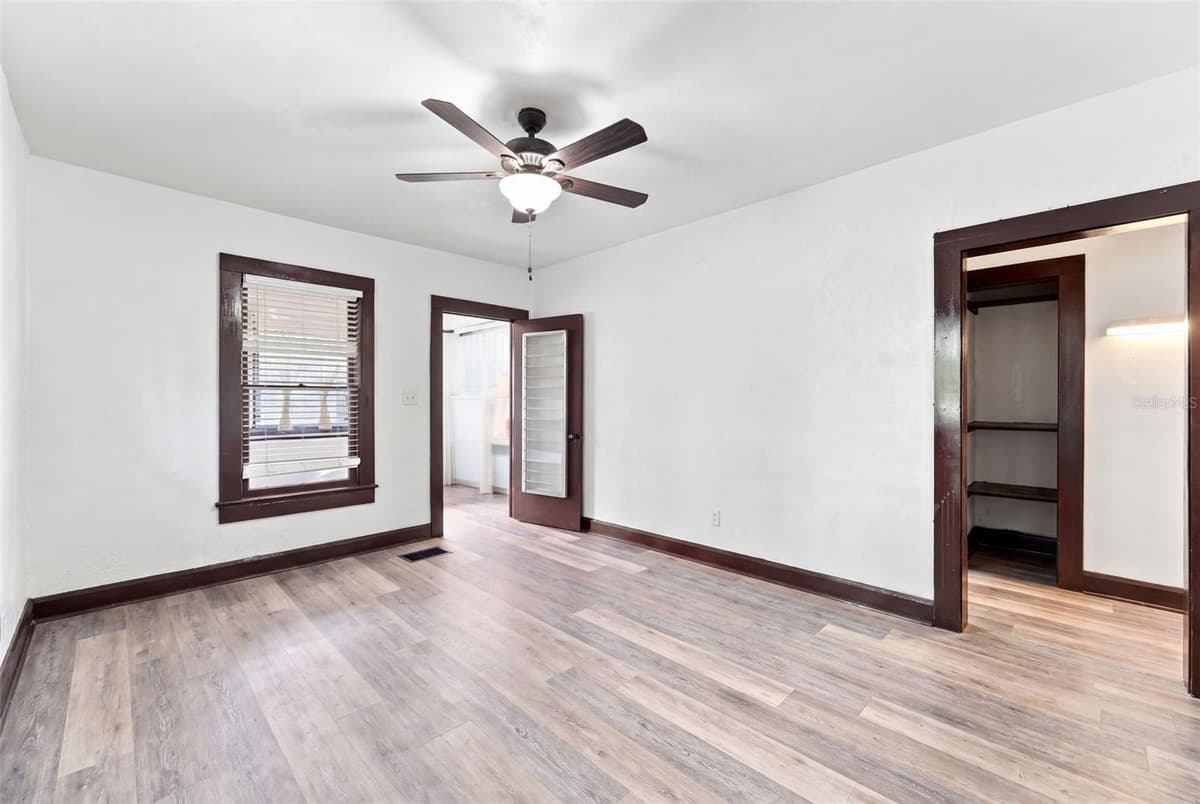 316 AMELIA AVENUE — photo 17 of 38