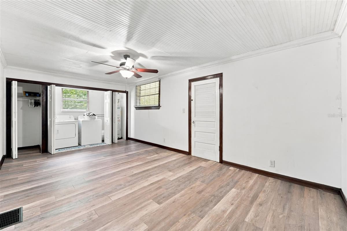 316 AMELIA AVENUE — photo 9 of 38