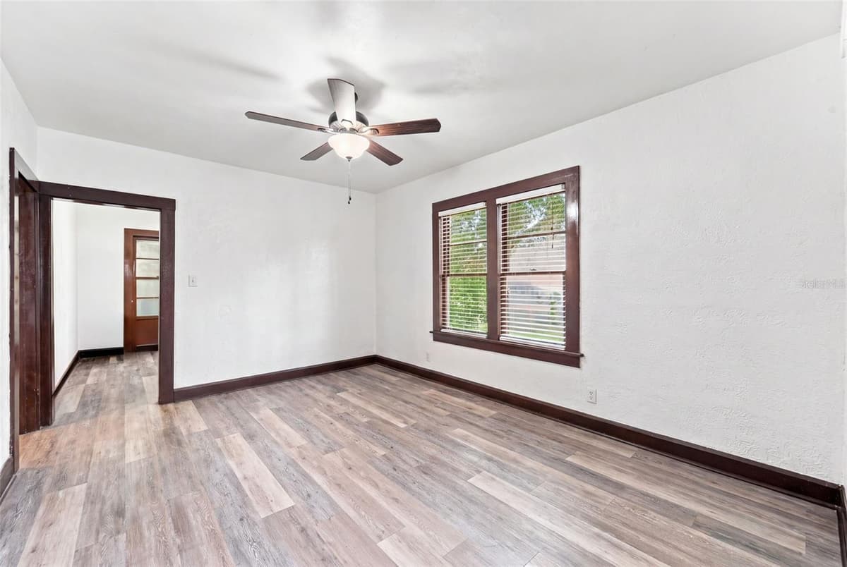 316 AMELIA AVENUE — photo 18 of 38