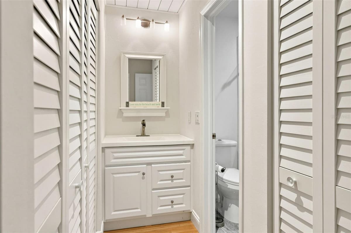 934 BERKLEY COURT — photo 19 of 37
