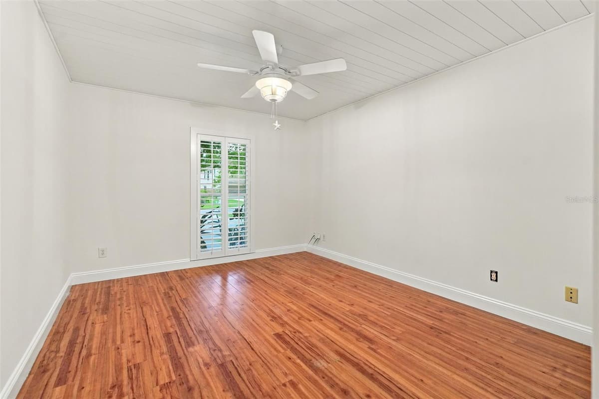934 BERKLEY COURT — photo 17 of 37