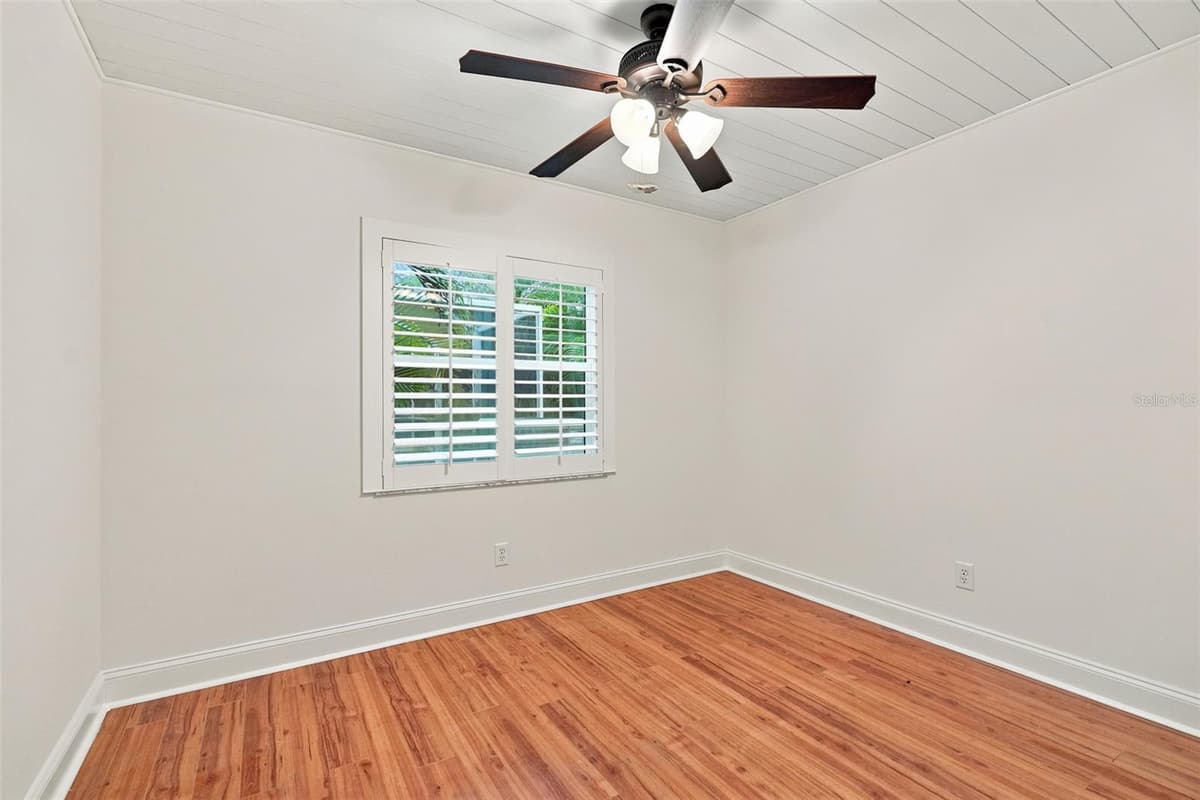 934 BERKLEY COURT — photo 23 of 37